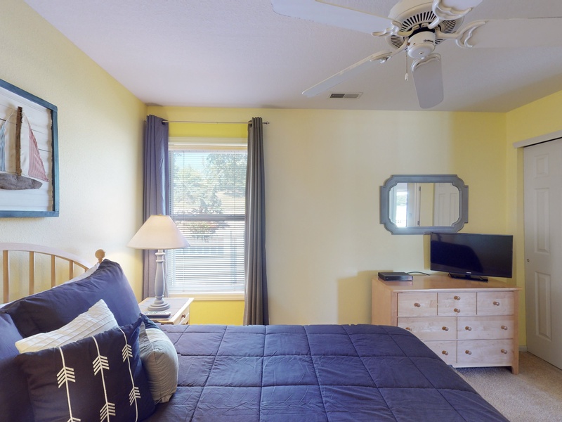 BEDROOM 3 WITH QUEEN BED