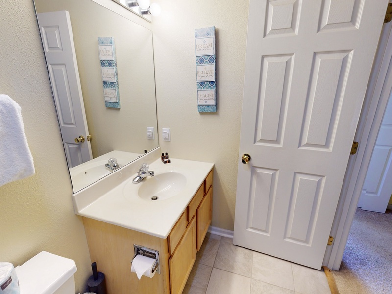 BATHROOM 4