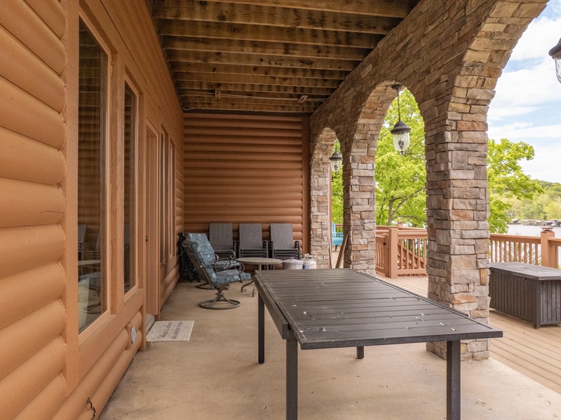 LAKESIDE DECK