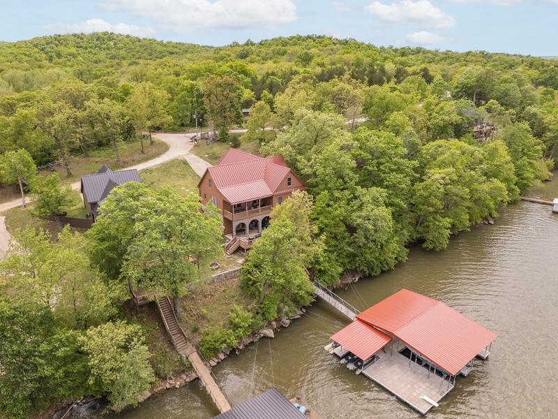 AERIAL VIEW OF THE HOUSE AND THE DOCK