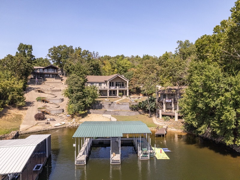 AERIAL VIEW OF THE HOUSES AND DOCK