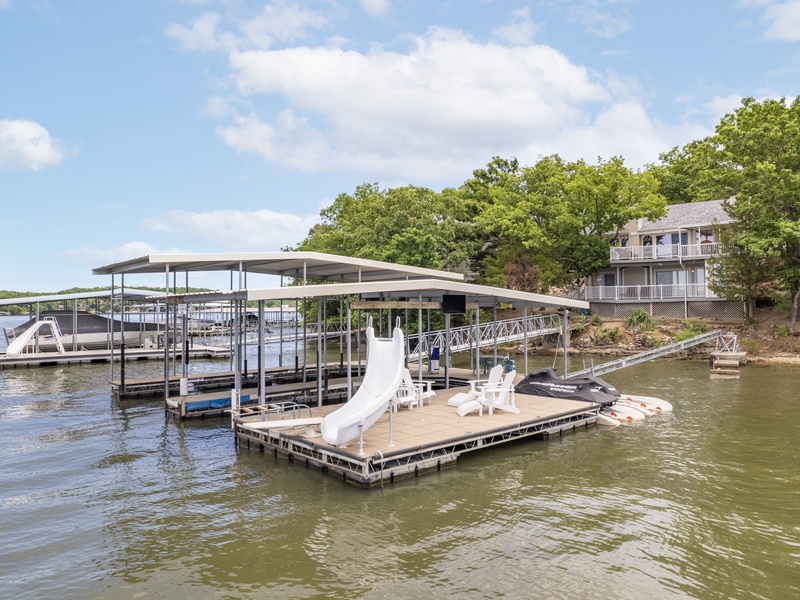 The dock and lakeside exterior