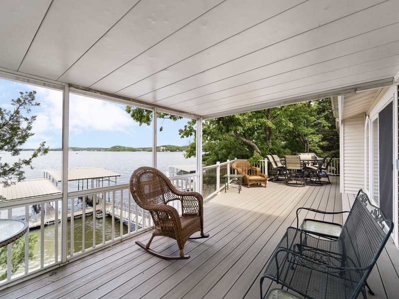 Upper level deck