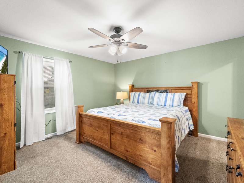 Bedroom 3 - King bed 