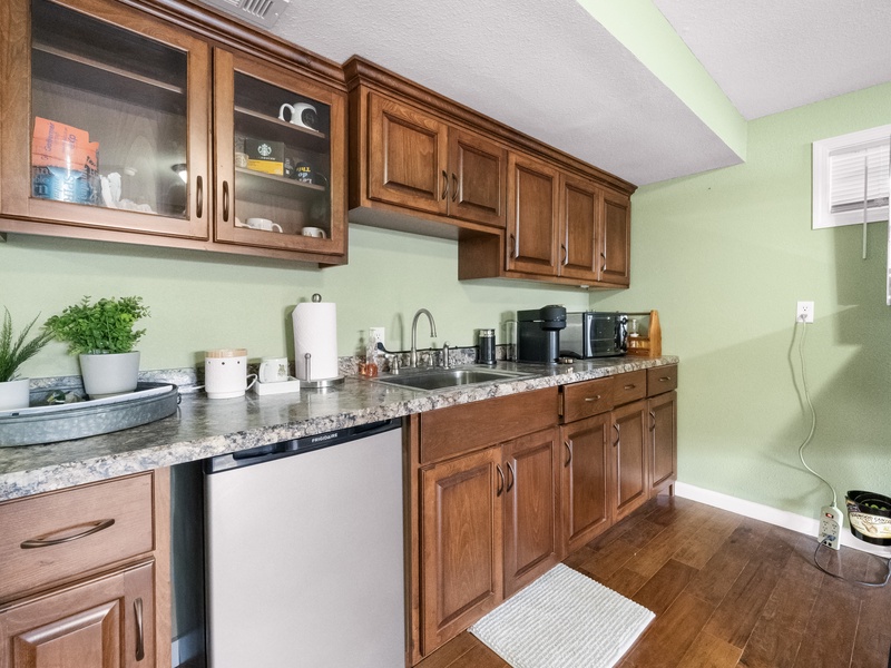 Lower level wet bar