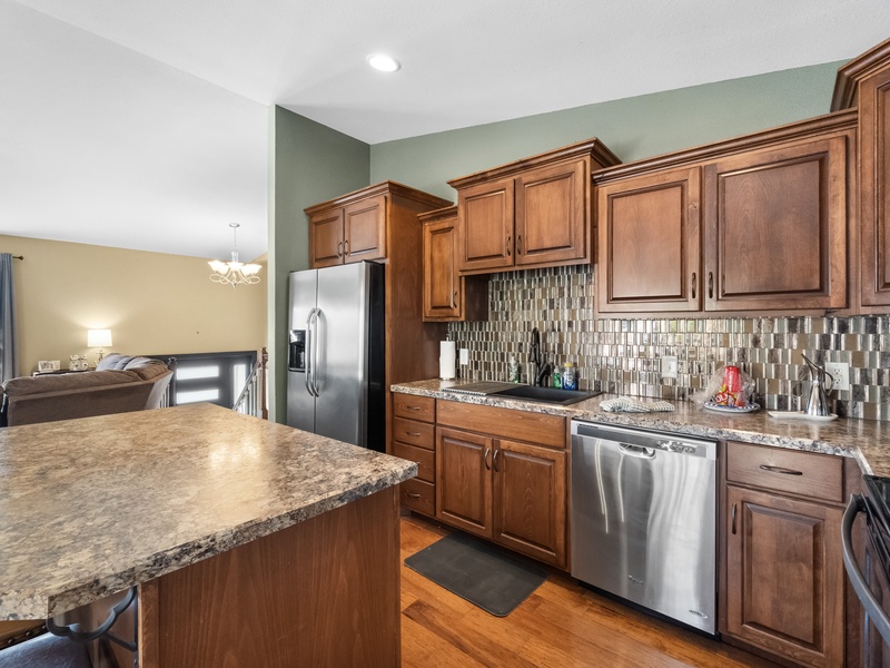 Kitchen with breakfast bar