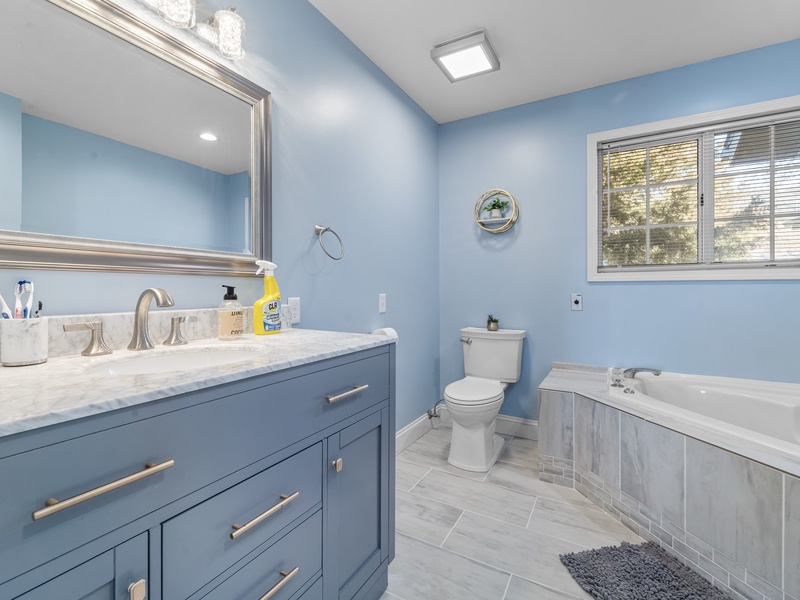 Bathroom 1 - adjoining bedroom 1
