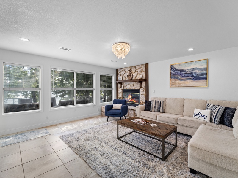 LAKEVIEW LIVING AREA ON LOWER LEVEL