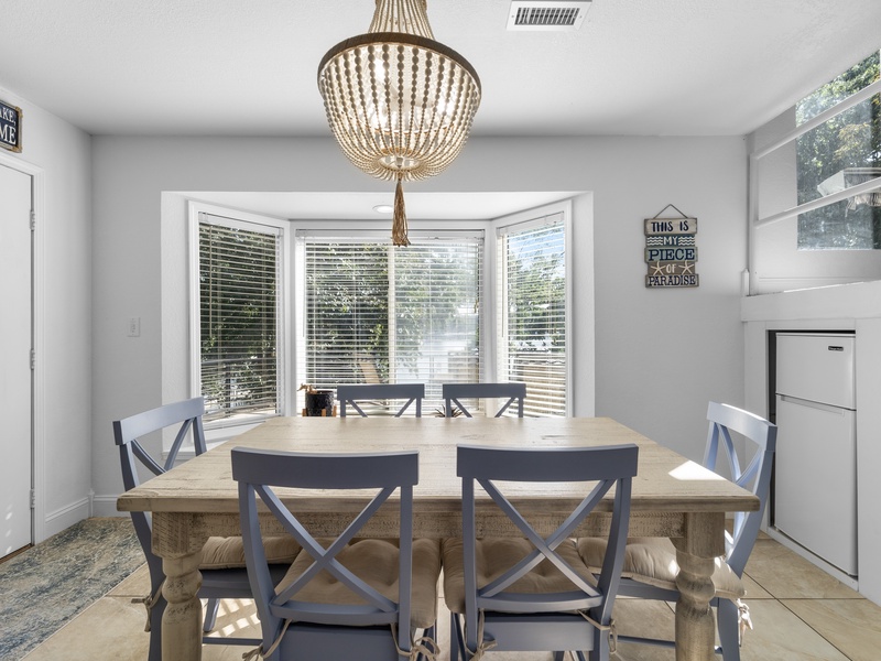 LAKEVIEW DINING AREA ON LOWER LEVEL