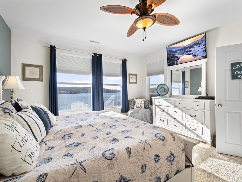 Bedroom 1 - King with lakeview