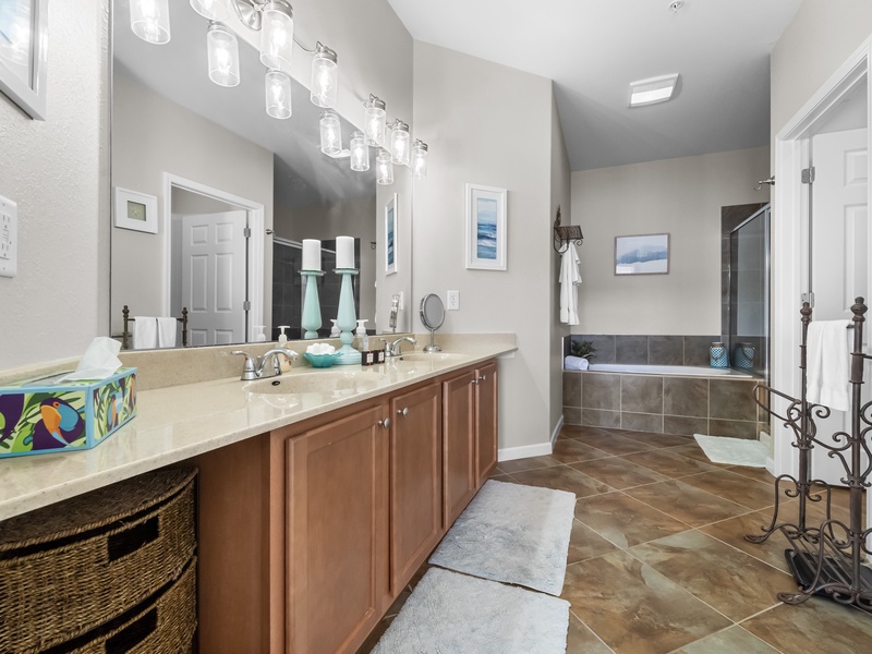 Bathroom 1 - adjoining bedroom 1