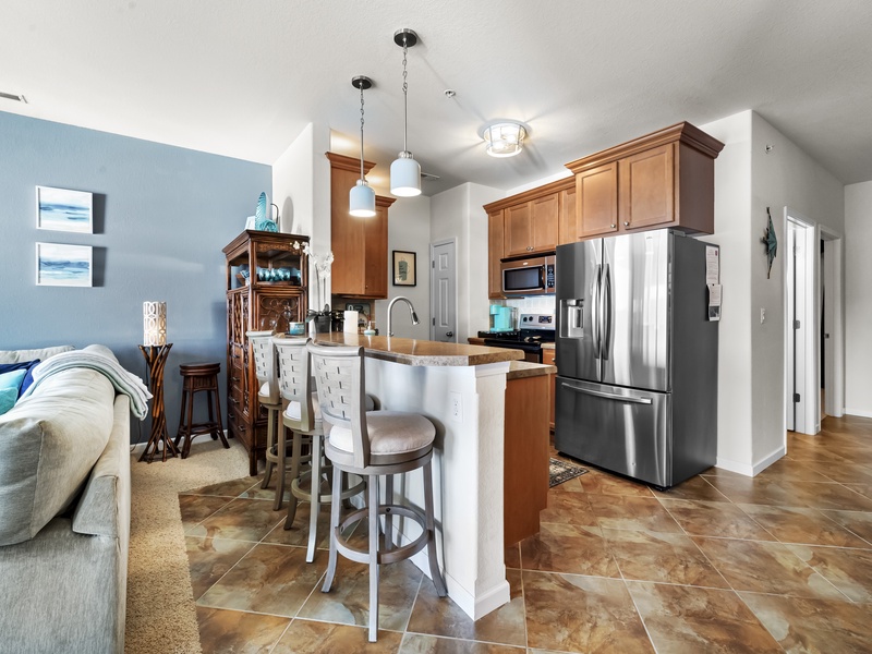 Breakfast bar and kitchen
