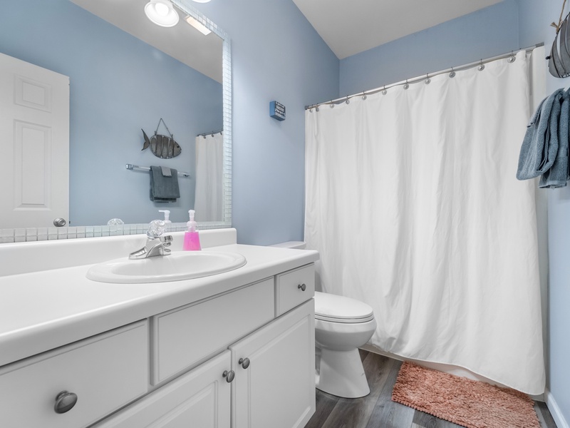 BATHROOM 2
