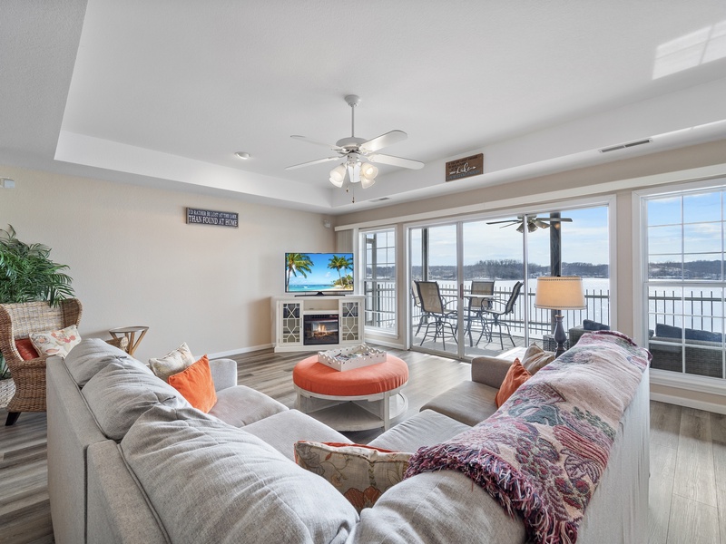 LAKEVIEW LIVING AREA