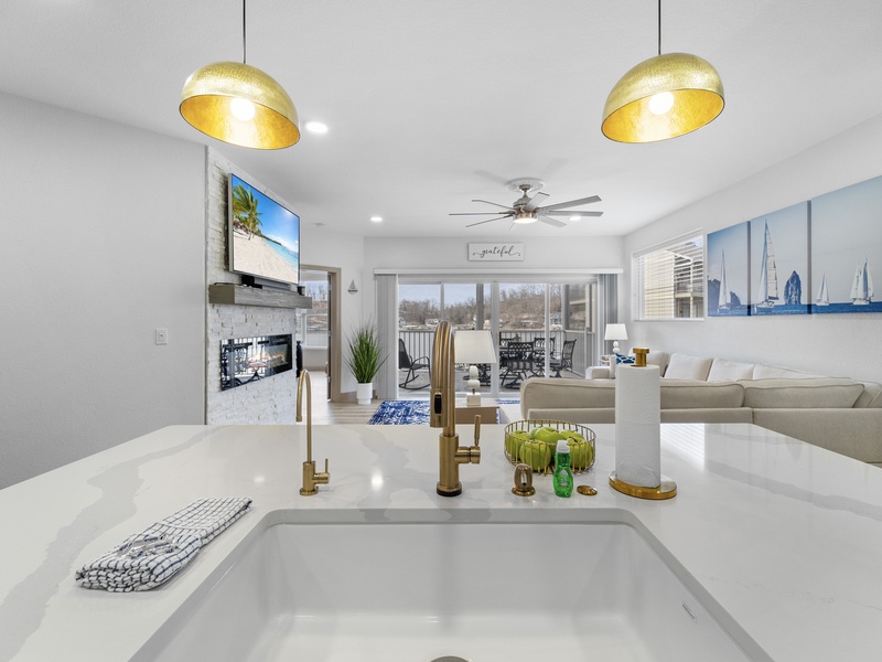 UPPER LEVEL KITCHEN