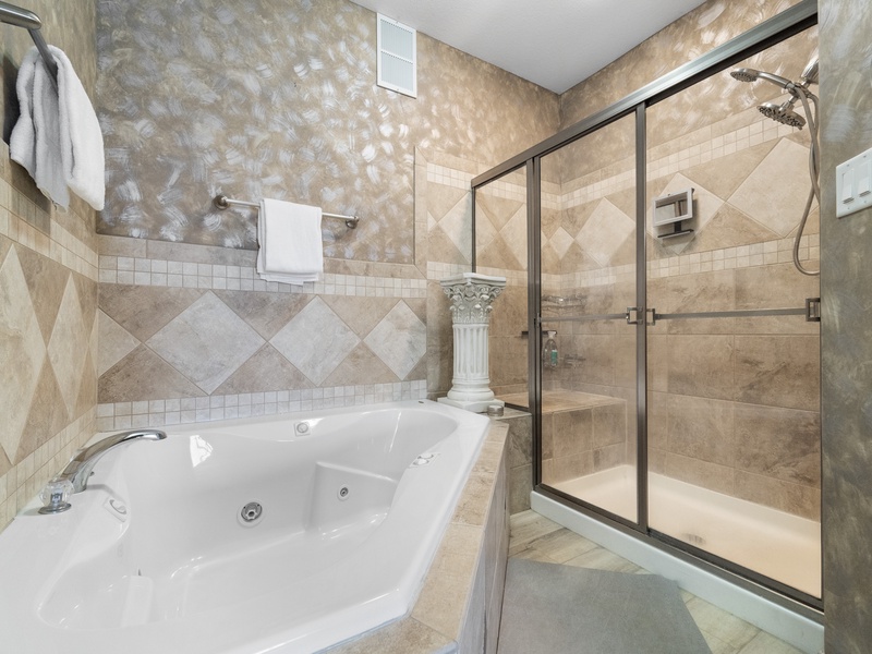 BATHROOM 1 - OFF BEDROOM 1