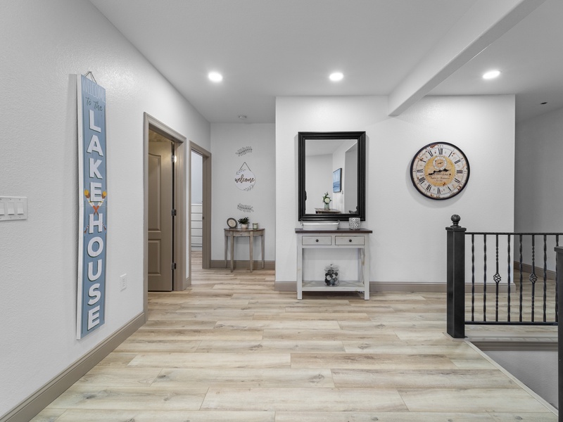 MAIN LEVEL FOYER