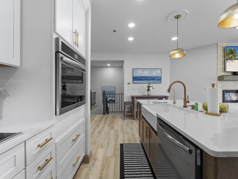 UPPER LEVEL KITCHEN