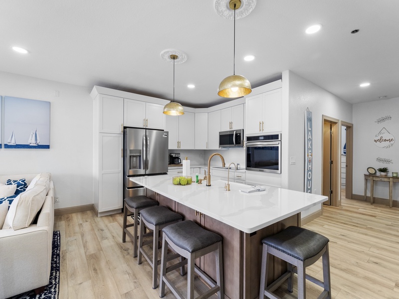 UPPER LEVEL KITCHEN ISLAND WITH SEATING