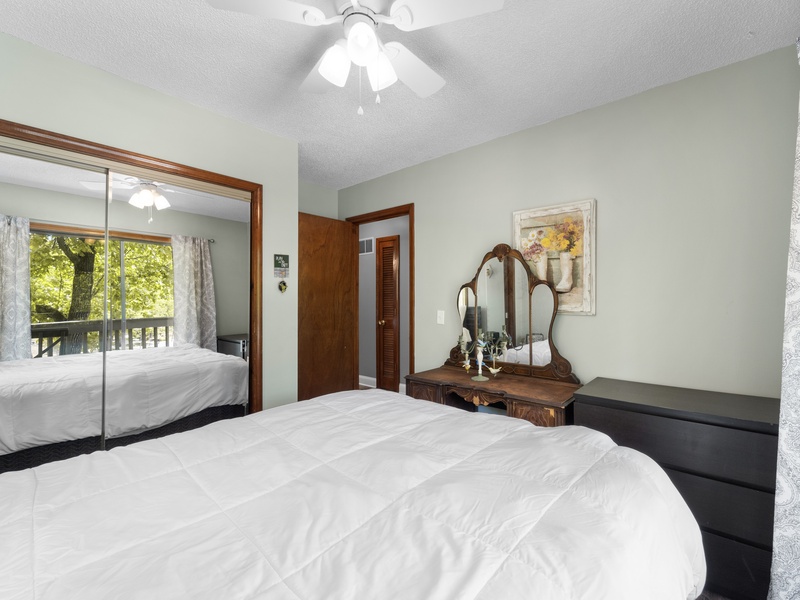 Bedroom 3 - Queen bed