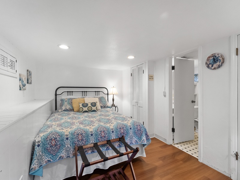 BEDROOM 3 - QUEEN BED, FULL BED AND FULL FUTON