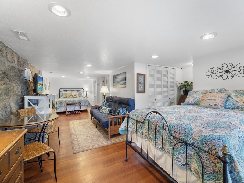 BEDROOM 3 - QUEEN BED, FULL BED AND FULL FUTON