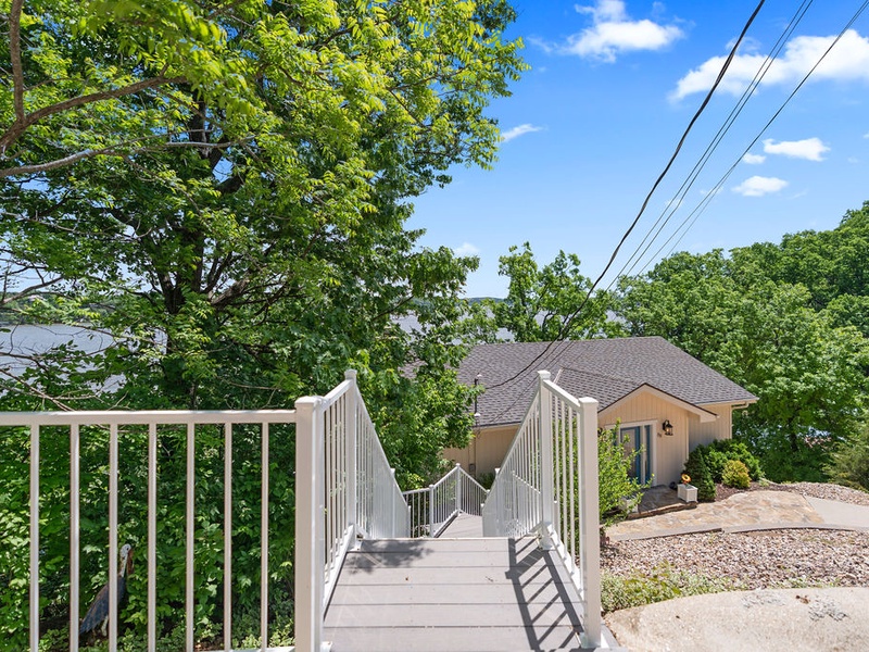 Stair to front of house