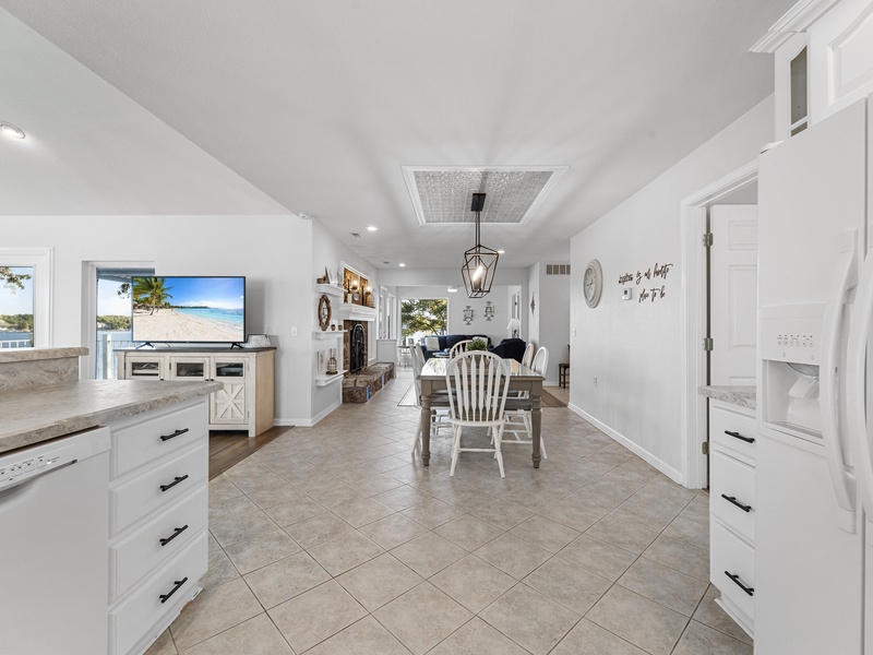 KITCHEN AND DINING TABLE
