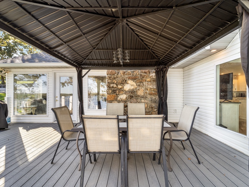 COVERED LAKESIDE DECK