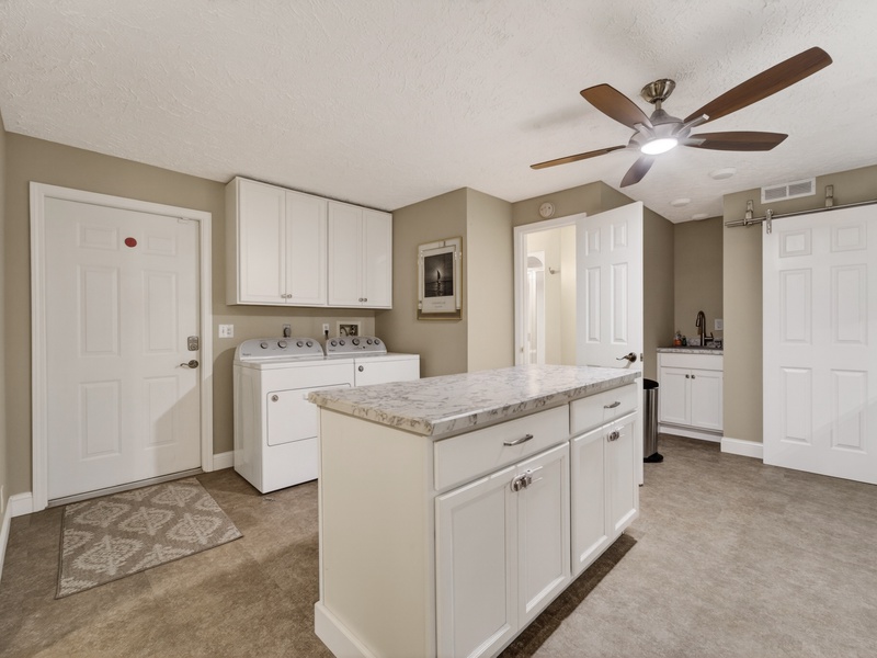 SECOND KITCHEN