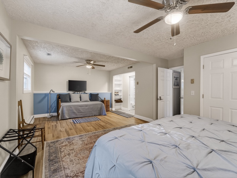 BEDROOM 1 - KING AND TWIN WITH TRUNDLE