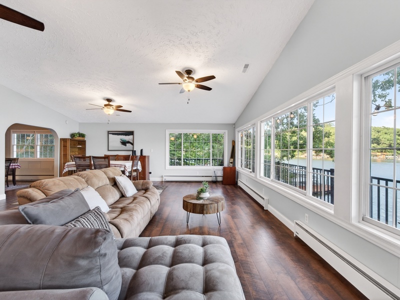 LAKEVIEW LIVING AREA
