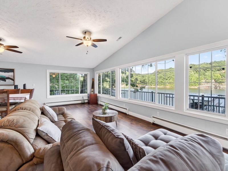 LAKEVIEW LIVING AREA