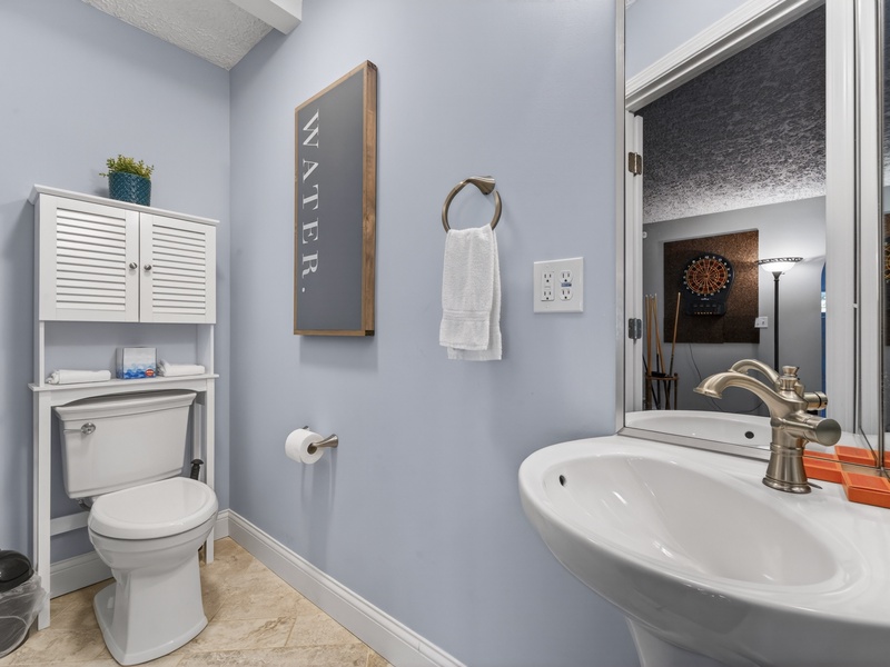 BATHROOM 1 - HALF BATH MAIN LEVEL