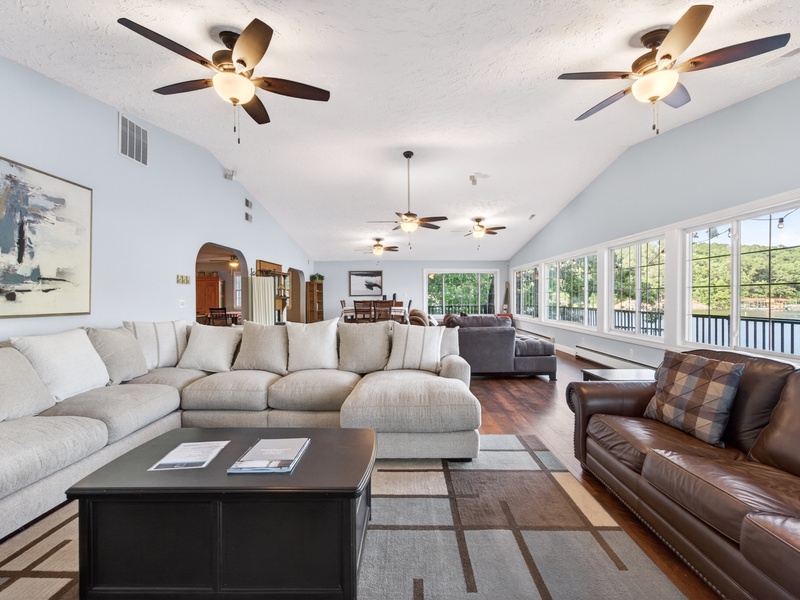 LAKEVIEW LIVING AREA
