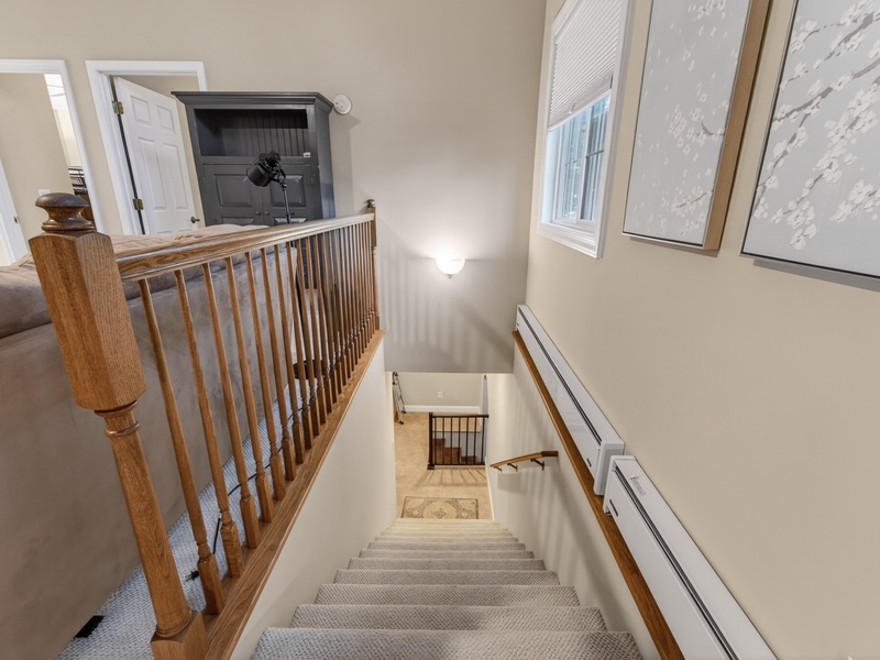 STAIRS TO UPPER LEVEL