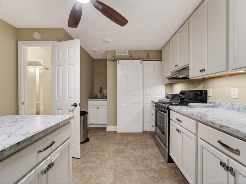SECOND KITCHEN