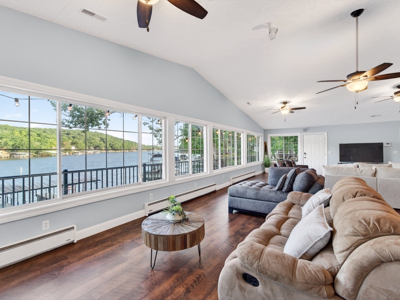 LAKEVIEW LIVING AREA