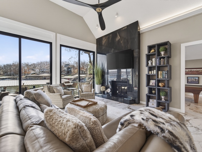 LAKEVIEW LIVING AREA