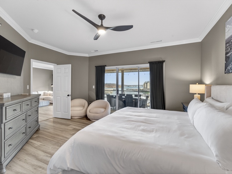 BEDROOM 1 - KING BED