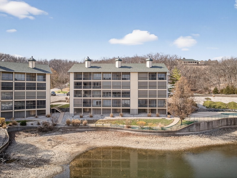 LAKESIDE EXTERIOR