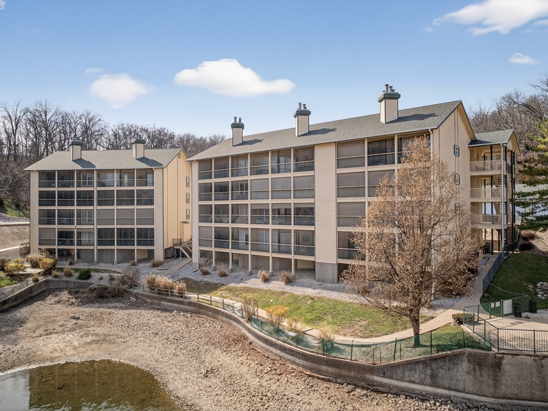 LAKESIDE EXTERIOR