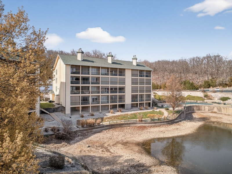 LAKESIDE EXTERIOR