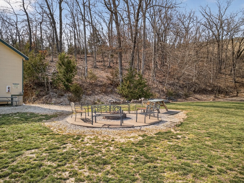 COMMON AREA FIRE PIT