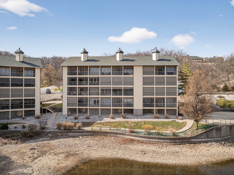 LAKESIDE EXTERIOR