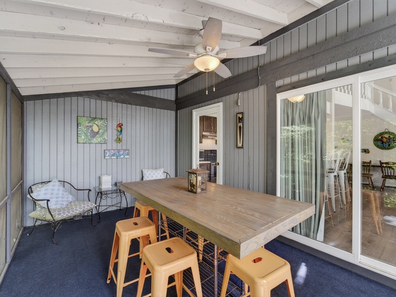 SCREENED IN PORCH