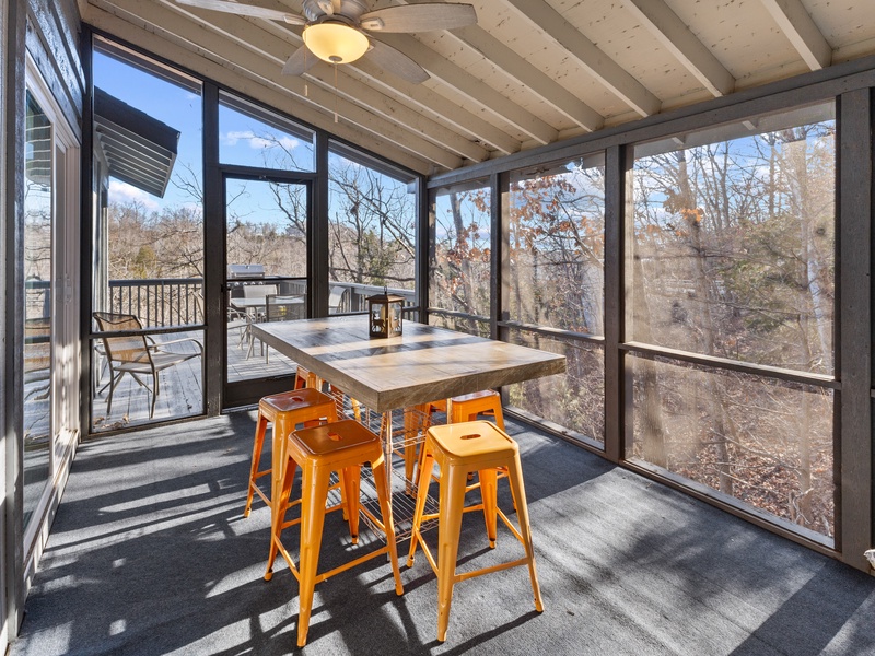 SCREENED IN PORCH