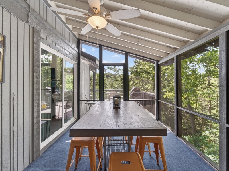 SCREENED IN PORCH