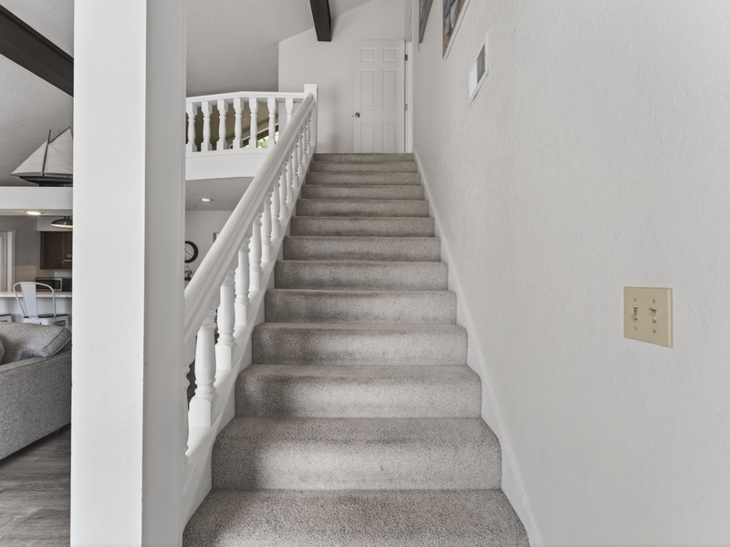STAIRS TO UPPER LEVEL