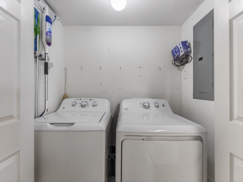 LAUNDRY CLOSET